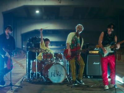 image of the rose band performing